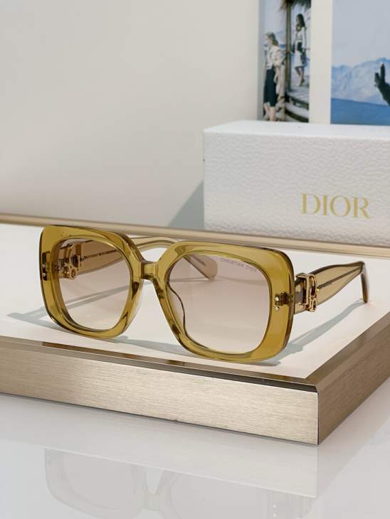 Picture of Dior Sunglasses _SKUfw80880065fw